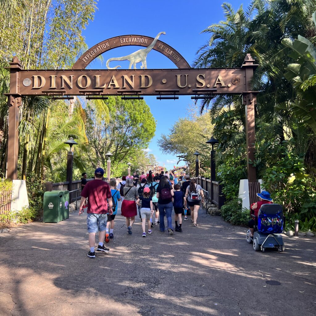 animal-kingdom-entrance