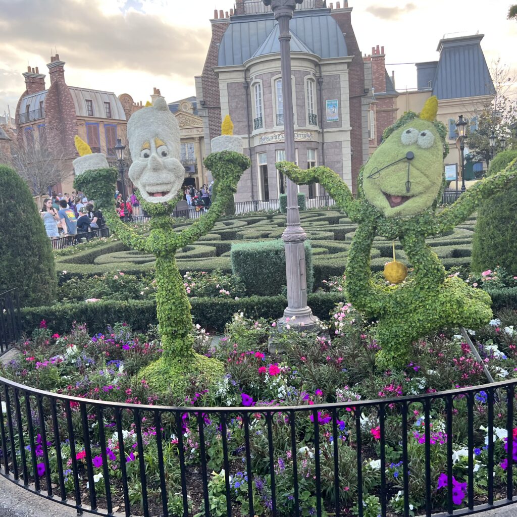 epcot-cogsworth bushes
