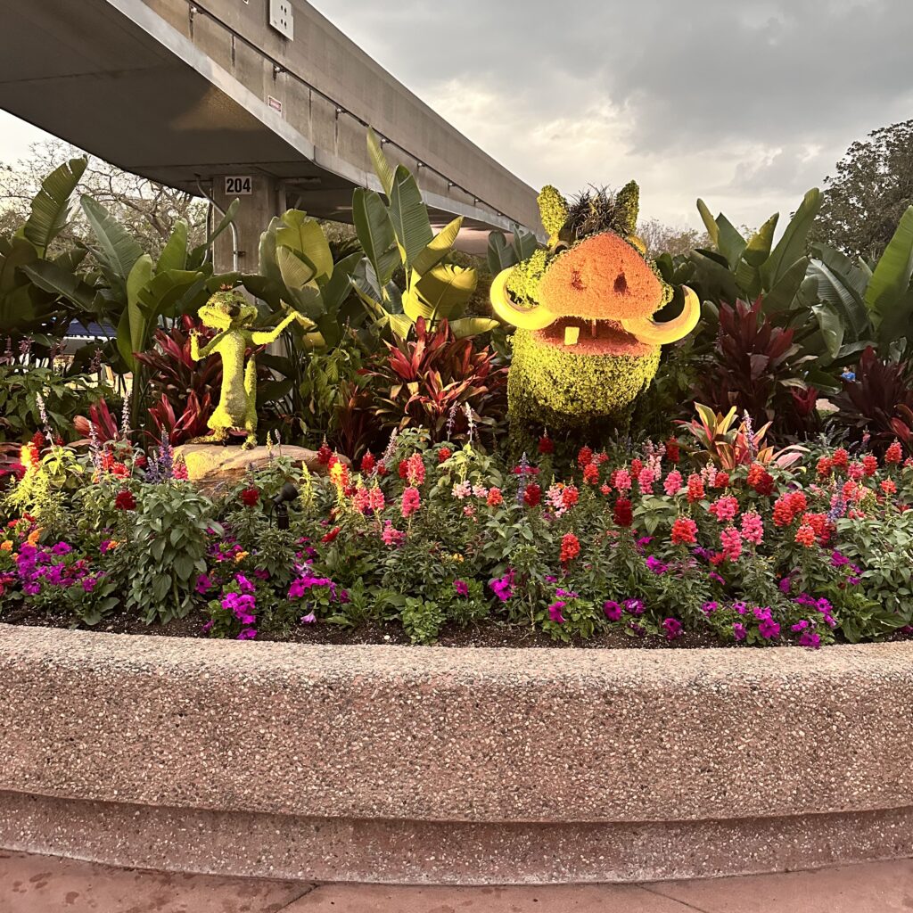 epcot-lion king bushes