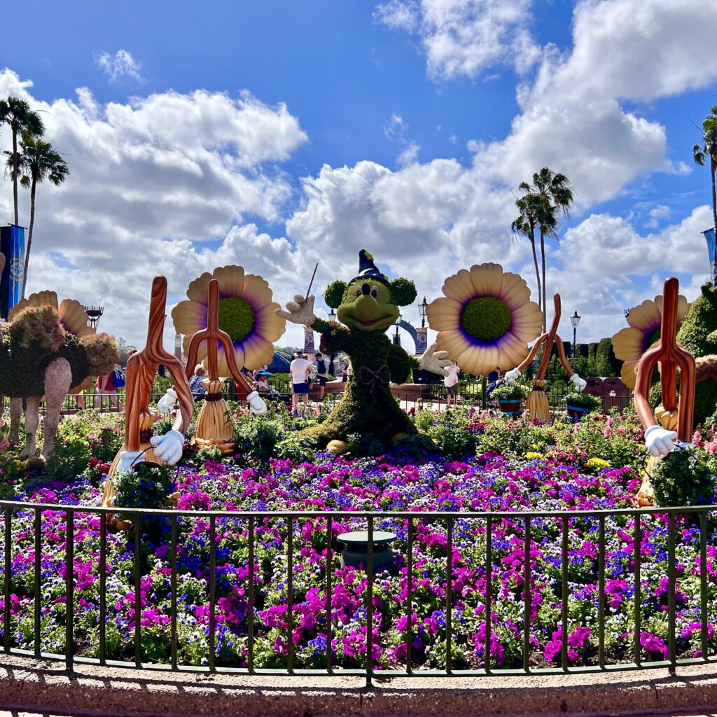 epcot-magic mickey bushes