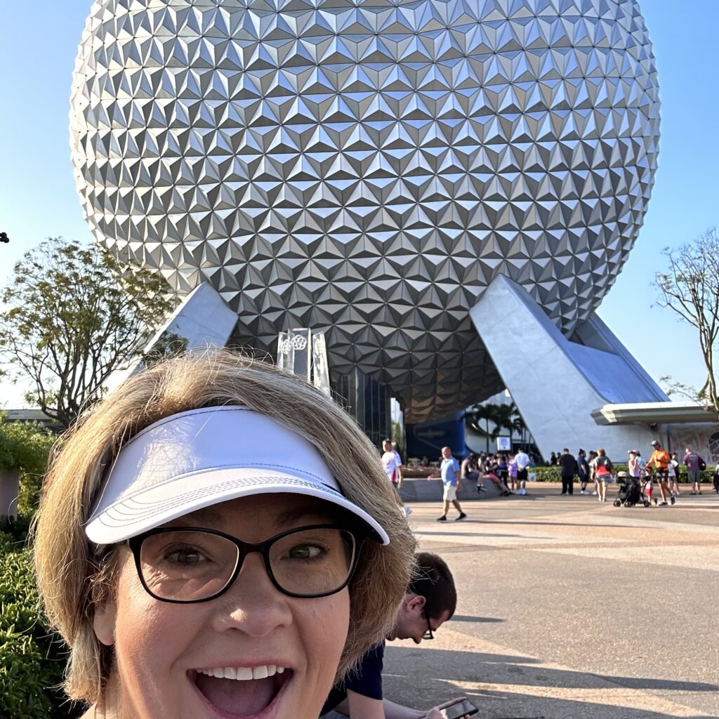 epcot-sphere selfie